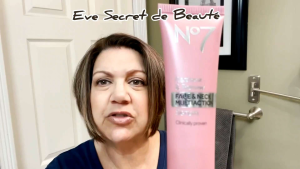 No7 Restore & Renew Multi-Action Face & Neck Serum - Anti Aging Face Serum for Women with Deep Wrinkle Repair - Collagen Infused with Hydrating Hibiscus Peptides & Hyaluronic Acid (1.69 Fl Oz)