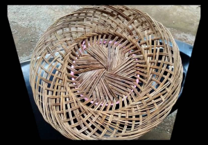 Piring Lidi Anyaman 50 pcs: Tradisi & Kekayaan Makanan Indonesia