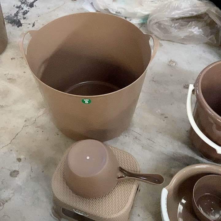 Multifunctional Plastic Large Capacity Round Timba With Handle And Tabo