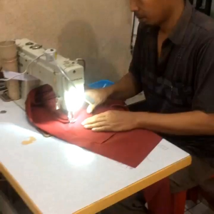 SETELAN PENDEK PANJANG MERAH PUTIH LAKI-LAKI GRATIS TOPI MERAH POLOS