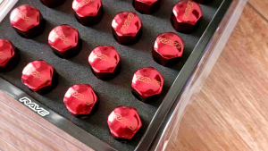 น็อตล้อรถยนต์ ชุด 20 ตัว เกลียวเหล็ก 1.5/1.25