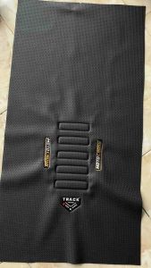 Kulit jok motor/sarung trail waterproof ( TRAIL ACCURA )