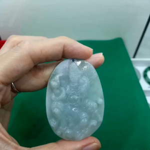 pendant/display mynnamar jade craving of a 济公 + free bertherite
