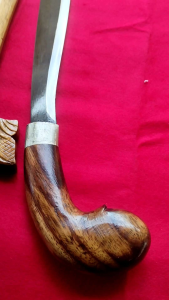 FLASH SALE!! TERMURAH !! BERKUALITAS TINGGI GOLOK KEBUN TEBAS KAYU KERAS BAMBU TUA TERMURAH SAGAT COCOK DIBAWA KEMANA MANA TEBAS KAYU TEBAS BAMBU RANTING RUMPUTNGELUPAS BUAH TERBUAT DARI HASIL TEMPA BAKAR SEPUH KOKOH KUAT BERKUALITAS TINGGI TAHAN LAMA