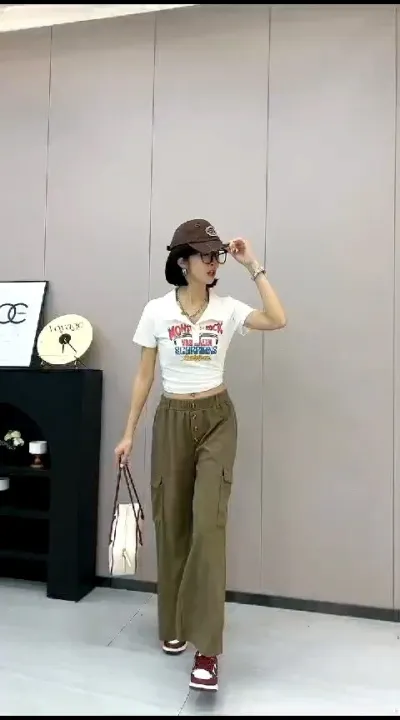 HD sifatli juda chiroyli ayollar bilan porno Volgogradlik er-xotinning erotik fotosuratlari