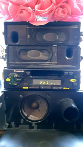 Máy phát nhạc liền Amply Japan Panasonic . Tính năng tape Radio.