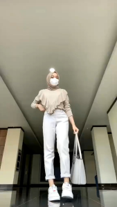 LADY SWEATER RIB KNIT RUFFLE BLOUSE WANITA RUMBAI DEPAN