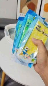 成人宝宝通用搓澡海绵 (1片) Universal Bath Sponge for Adults and Babies 大人小孩都可以用的搓澡海绵，柔软不伤皮肤，婴儿搓背搓澡去污，搓的干净又舒服‼😍#居家好物 #搓澡神器 #好物推荐