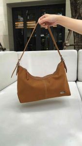 MADAM PEONY กระเป๋าสะพายข้าง และกระเป๋าสะพายครอสบอดี้ รุ่น SUEDE