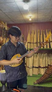 พิณโปร่งไฟฟ้าคุณภาพดี สำหรับฝึกหัด แถมฟรีหนังสือคู่มือ+ปิ๊กดีด+สายสะพาย+สายแจ็ค