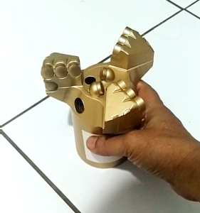 Mata Bor PDC 3 Sayap 5 Inc 127 mm Penghancur Batuan Keras