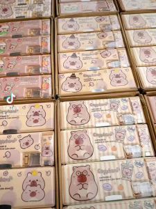 Hộp Bút Hít 2 Mặt Kèm Đồ Chuốt Ngăn Đựng Gôm Mẫu Capybara Trà Sữa Dễ Thương Cho Bé