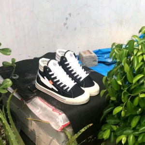 Sepatu High Black White XternalStepSure Next Storm: Sepatu Pria Wanita Nyaman & Tahan Lama