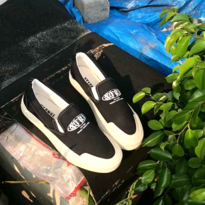 Slip On Akimici XternalStepSure GLOBE BW