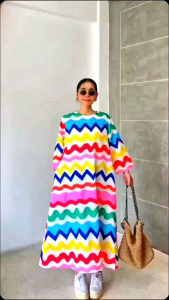 เดรสผ้าคอทตอลอินเดีย ดีไซน์คอกลม ซิปหลังสวมใส่ง่าย แขนยาวกำลังดี แพทเทิร์นทรงA มีกระเป๋าล้วง 🌈สีสันสดใสรับซัมเมอร์ซัมใจ ใส่แจ่มๆจี๊ดๆ ชุดเดียวจบค่ะ แพทเทิร์นใส่สบาย ใส่สวยทุกไซส์ค่ะบอกเลย