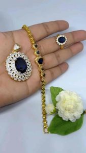 พร้อมส่ง เซ็ทจี้ สร้อยข้อมือ แหวน พลอยนํ้าไพลิน เข้าเซ็ากันสวยงาม ผู้สูงอายุ 50-60 เดือน