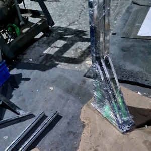 Bộ cây treo đồ inox đôi 2 tầng  bắt tường dài nhiều kich thuot khác nhau  ra từ tường 25cm và 50cm . Ống o22 dày 1li  co chống ke đỡ . Hàng chắc chắn và chịu tải nặng ..