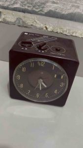 Affordable vintage maroon National RC-104 clock radio 😍👌