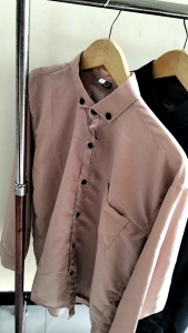KEMEJA POLOS PRIA / KEMEJA LENGAN PANJANG/KEMEJA KANTOR TERMURAH
