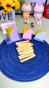 SS2131 压缩海绵洗脸条 (2包24条) 压缩海绵洗脸条 (2包24条) 这个压缩海绵洗脸扑携带方便现在大多人都在用这个海绵压缩洗脸条，遇水变大，方便好用�.用它洗脸卸妆，洁面效果好，擦泥膜都太方便了#压缩洗脸条�清洁日常护肤#压缩海绵洗脸扑 #2包24条 �