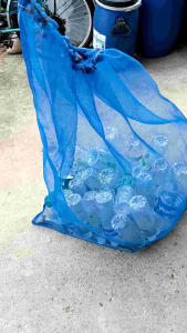 ถุงตาข่ายไนล่อน (ฟ้า) การฉีดฟิลเลอร์ ถูกเสริมสร้างถุงใส่และถุงเลี้ยงหอย มีเชื้อกรูดปากถูกแปลง