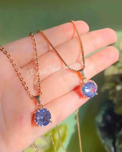 KALUNG XUPING ROSE GOLD ITALIA DAN NURI XUPING KAIT S ANTI KARAT TERBARU FASHION WANITA 2024