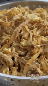 หมูกระจก ใหม่ทุกวัน กรอบ หอมกรุน ทอดด้วยเตาถ่าน กากหมูเจียว