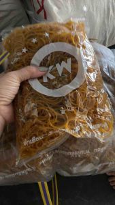 หนังยางวงเล็กยี่หัอ kw หนังยางกิโล หนังยางรัดแกง หนังยางวงเล็ก / หนังยาง หนังยางสติ๊ก อย่างดี ตรา KW ครึ่งกิโล((วงเล็กเหลือง))