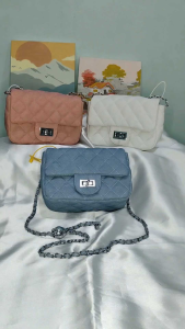 Tas Selempang Wanita Import: Pilihan Tas Selempang Berkualitas