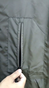 Jaket Taktikal & Windbreaker Anti Air untuk Pria