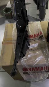 PIJAKAN KAKI BOARD FOOTREST FOOTSTEP BORDES NMAX NEO TURBO TECH MAX ORIGINAL YAMAHA GENUINE PARTS ASLI