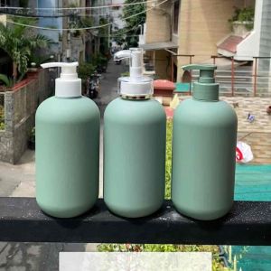 Chai lọ nhựa HDPE 500ml Màu Xanh Phủ Nhung 2 lớp Dáng Bầu.Siêu đẹp có vòi nhấn đủ kiểuđủ loại.Đựng dầu gộisữa tắm…