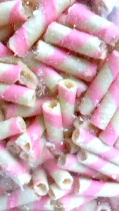 SNACK KILOAN ASTOR MINI TWISTER STRAWBERRY 500 GRAM | CEMILAN MURAH MAKASSAR