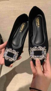 รองเท้าคัทชู สลิปออน ทรงหัวเเหลมอะไหล่เพชรเทียม ใส่นุ่มสบายเท้า 3 สี