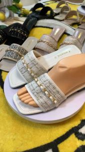 รองเท้าแตะสวมแฟชั่น ผ้าทวิตอะไหล่โซ่ สวมใส่สบาย พร้อมส่ง