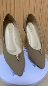 รองเท้าคัทชูผู้หญิง สไตล์ เรียบๆ มินิมอล พร้อมส่ง ราคาพร้อมส่ง