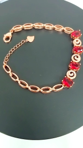 สร้อยข้อมือเงินชุบนากประดับพลอยทับทิมแท้รูปไข่น้ำงามสวยหรู