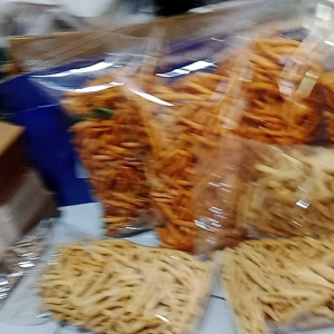 Camilan Stick Bawang rasa pedas mantabbb pooll