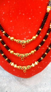 สร้อยคอห้อยพระสร้อยกะลาลงยาห้อยพระได้ 3 องค์ข้างหลังห้อยตะกรุดเพิ่มได้อีก 1 องค์