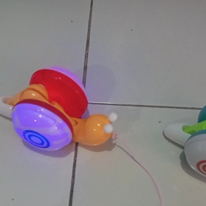 R. Toys Siput goyang viral nyala lampu dan musik mainan siput goyang musik
