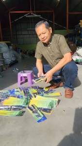 กรรไกรตัดกิ่งไม้ Capable of gardening scissors powerful pruning pruning branches scissors and effort of fruit tree pruning shears flowers floral scissors