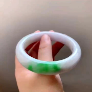Jade bangle 62mm singapore local seller 缅甸天然翡翠a货。