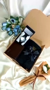 (COD) HAMPERS KADO KEMEJA POLOS HITAM KADO ULANGTAHUN KADO WISUDA KADO ANNYVERSARY KADO PACAR