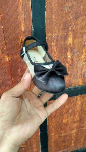 Khainuna Flatshoee Kaca Albani Anak Perempuan Model Pita 22-25