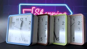 (SG SELLER) No ticking sound/ silence movement with light and snooze function analog alarm clock + Free battery