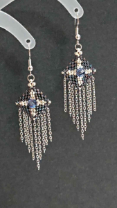 [D.T.C Crystals] Beaded Plum Iris Earrings