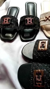 Sandal teplek wanita kekinian