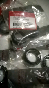 FRONT FORK OIL SEAL SET WAVE110 WAVE100 WAVE125 XRM110 XRM125 WAVE110 CX BEAT CLICK 125I-150I (GENUINE)