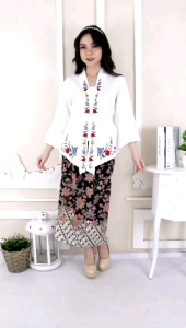 Atasan Kebaya Encim Senada Bordir Modern: Pilihan Elegan untuk Acara Formal