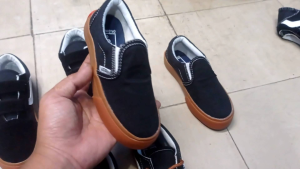 Sepatu Anak Laki-Laki & Perempuan: Slip On, Casual & Mudah Dipakai